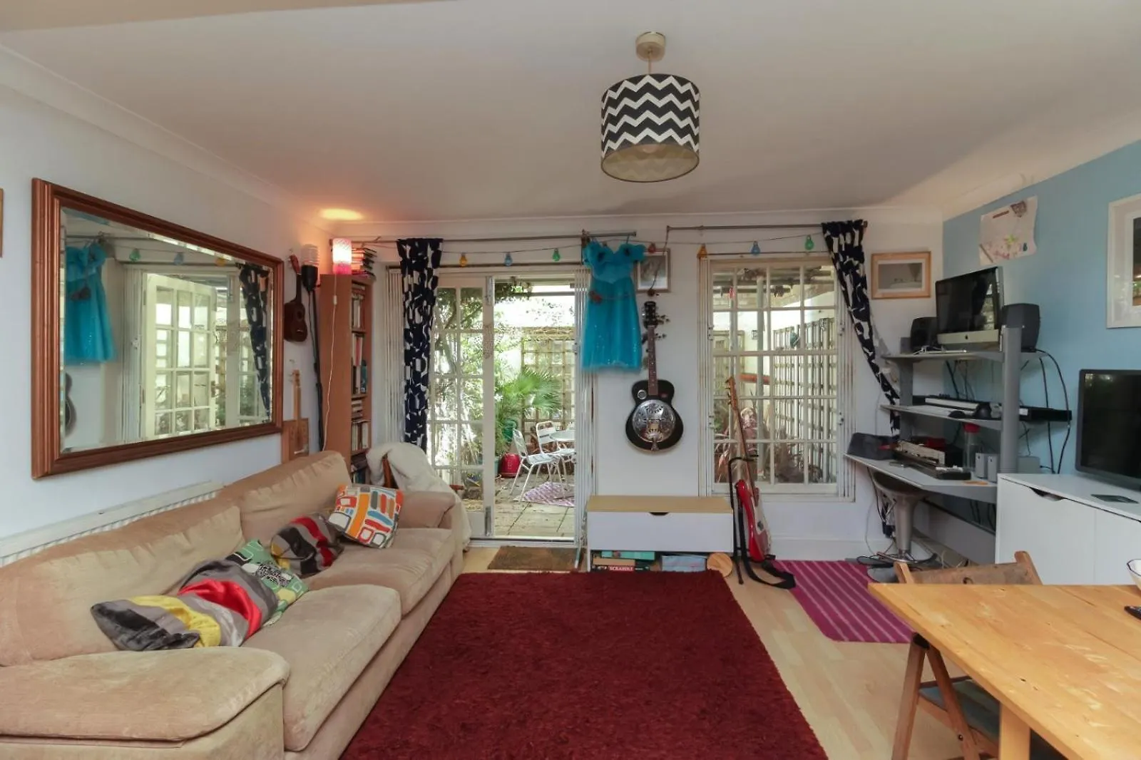 Garden Flat, 2 Mins Walk From Beach Brighton